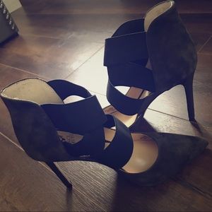 Vince Camuto pumps
